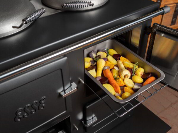 ESSE 1000 W Woodburning cooker oven roast vegetables